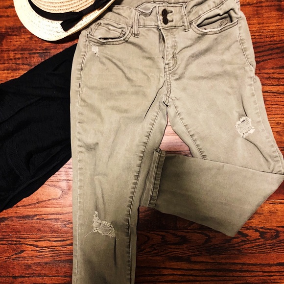 ๐SO brand double button Capri jean in olive ๐ - Picture 3 of 8